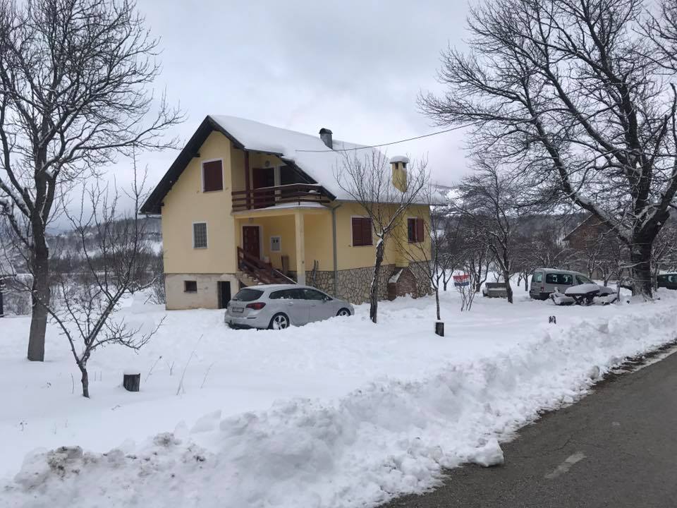 Božićni boravišni tečaj u Gornjem Lapcu na imanju TM učitelja Mladena Antišina, 24.-29. 12.2019.